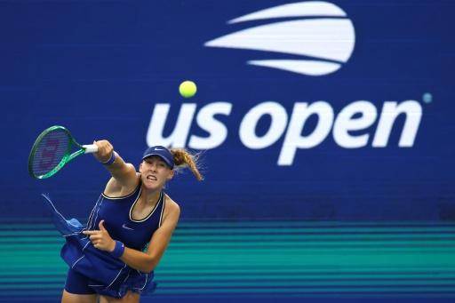 Zverev wins wild five-setter, Rybakina and Gauff ease through at US Open
