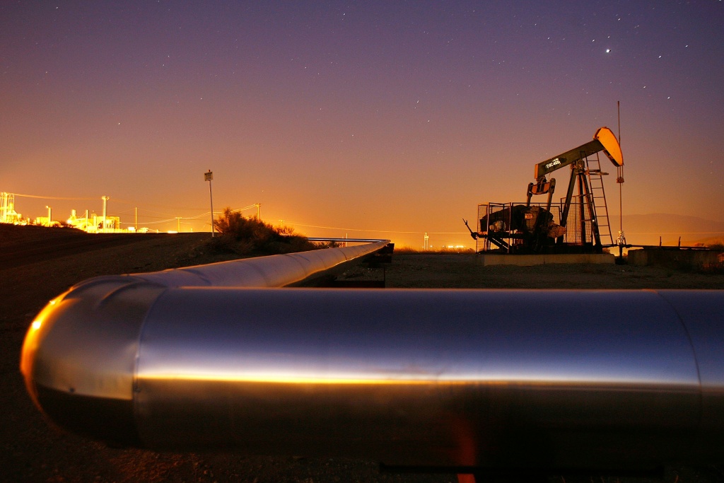 Oil rises and stocks fall as Hormuz worries flare