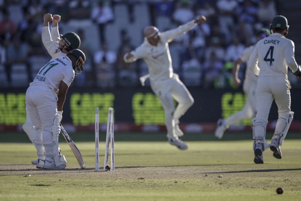 Starc, Lyon leave South Africa reeling