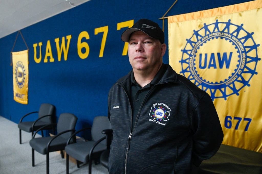 Manufacturing technician and union member Shawn Smith says workers don't talk politics on the job to avoid arguments — Matthew Hatcher / AFP
