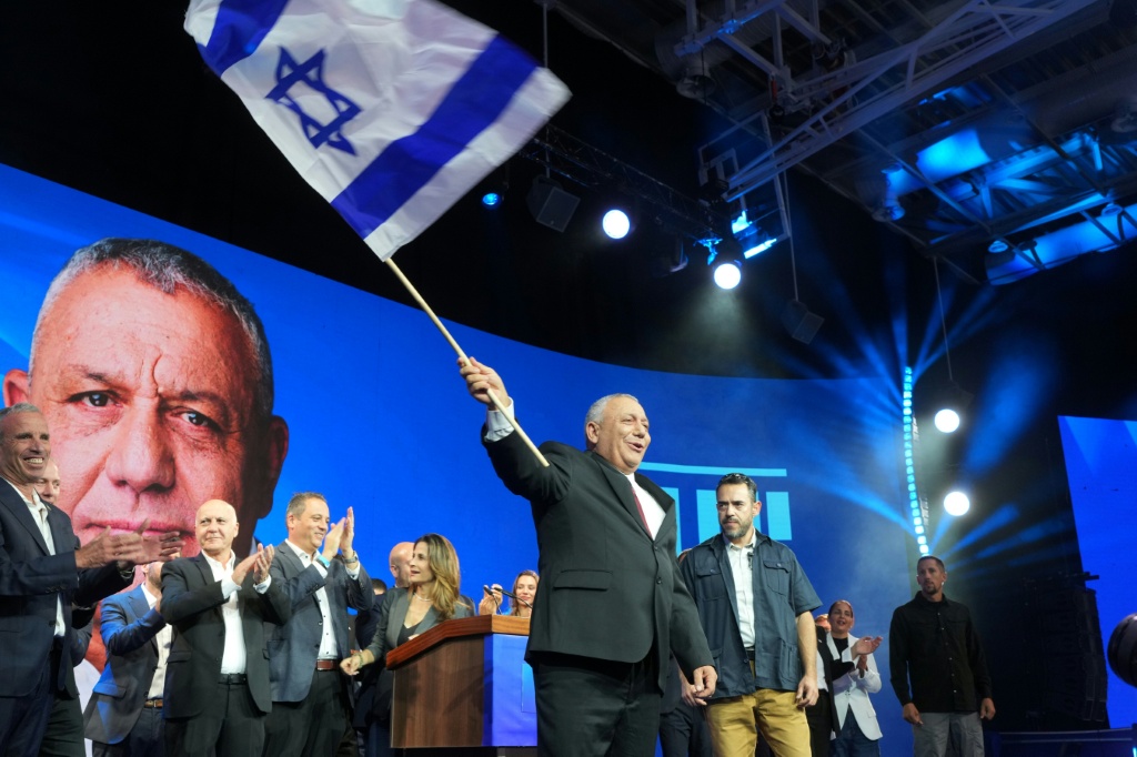 In tight Israel vote, both camps hold out cautious hope