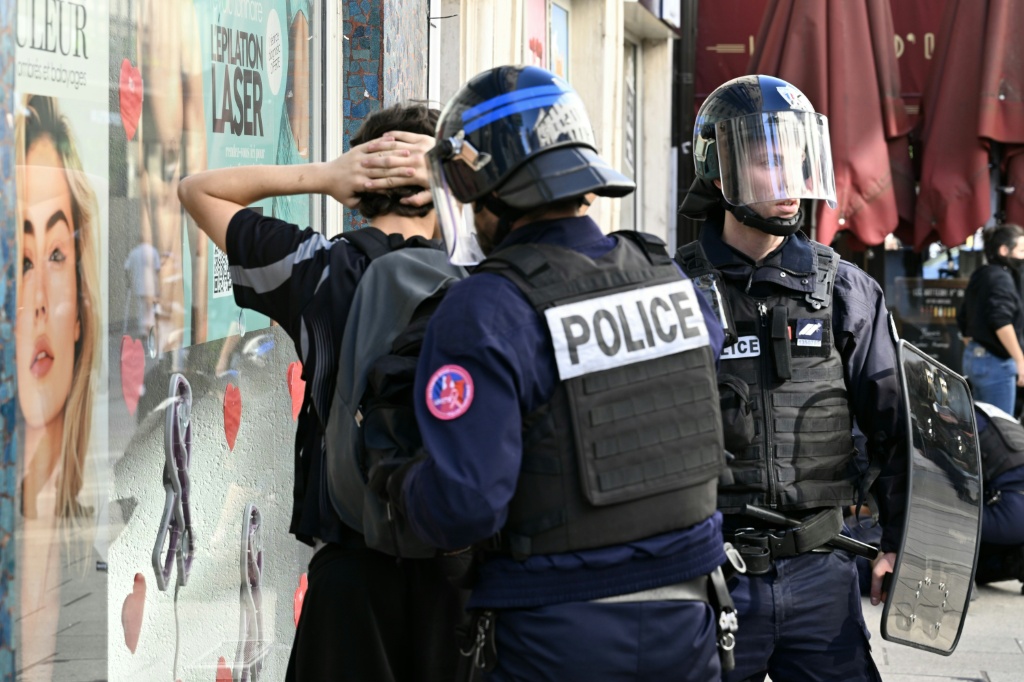 'Afraid for my future': Tens of thousands demand better education in France