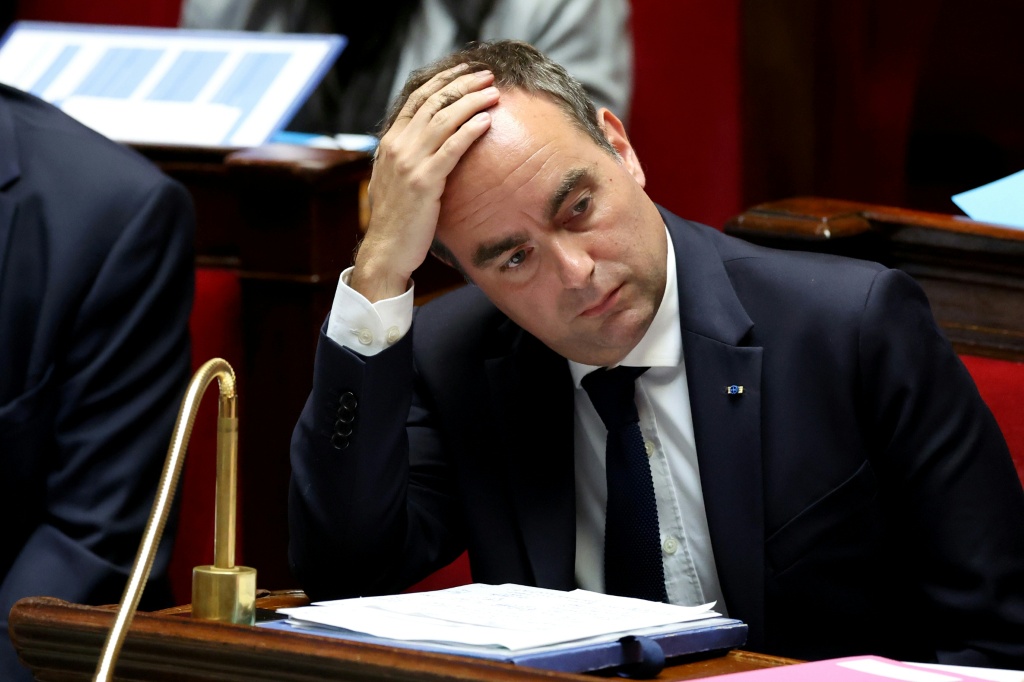 France budget debate faces rocky start as Socialists vow to fight