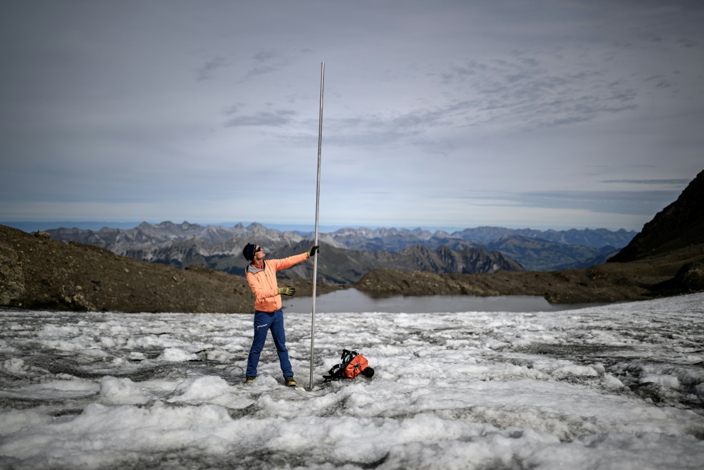 'Catastrophic': Swiss glaciers lose fifth of mass in five years