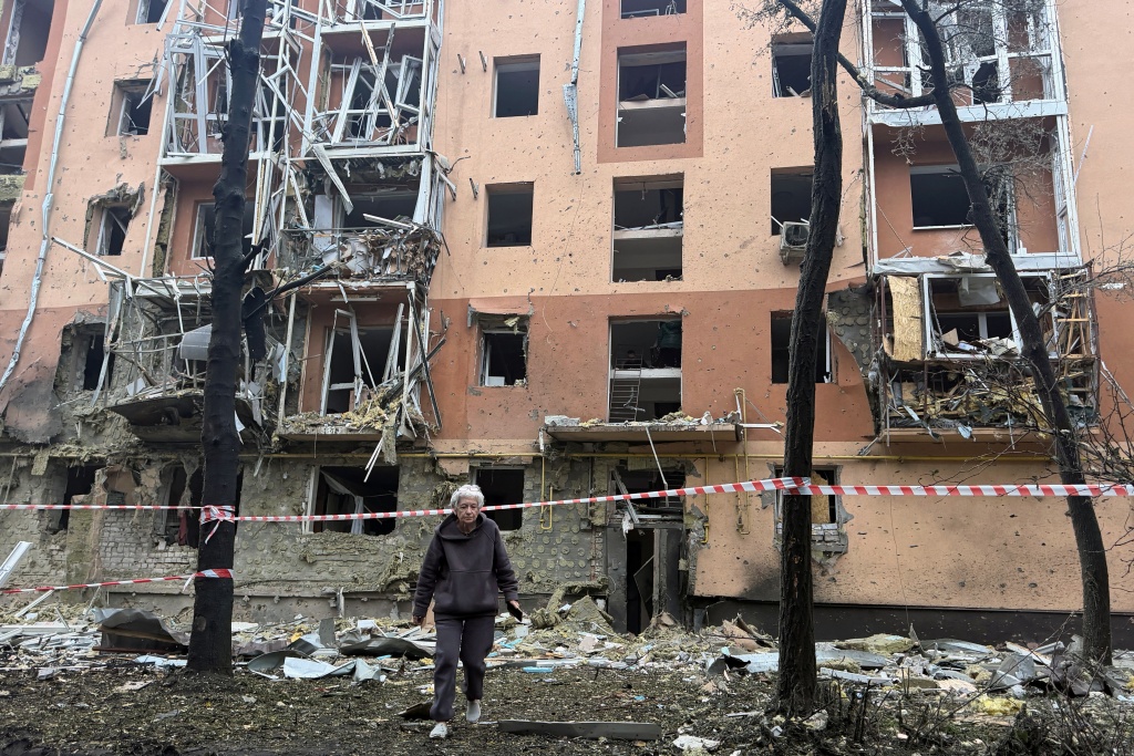 A Russian missile attack hit the southeastern city of Zaporizhzhia — Daria Nazarova / AFP