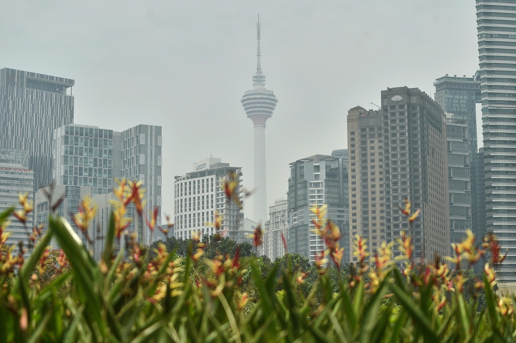 Malaysia's Firefly extends flight cancellations due to haze