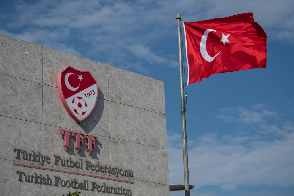 Turkey football ref chief jailed pending trial for graft