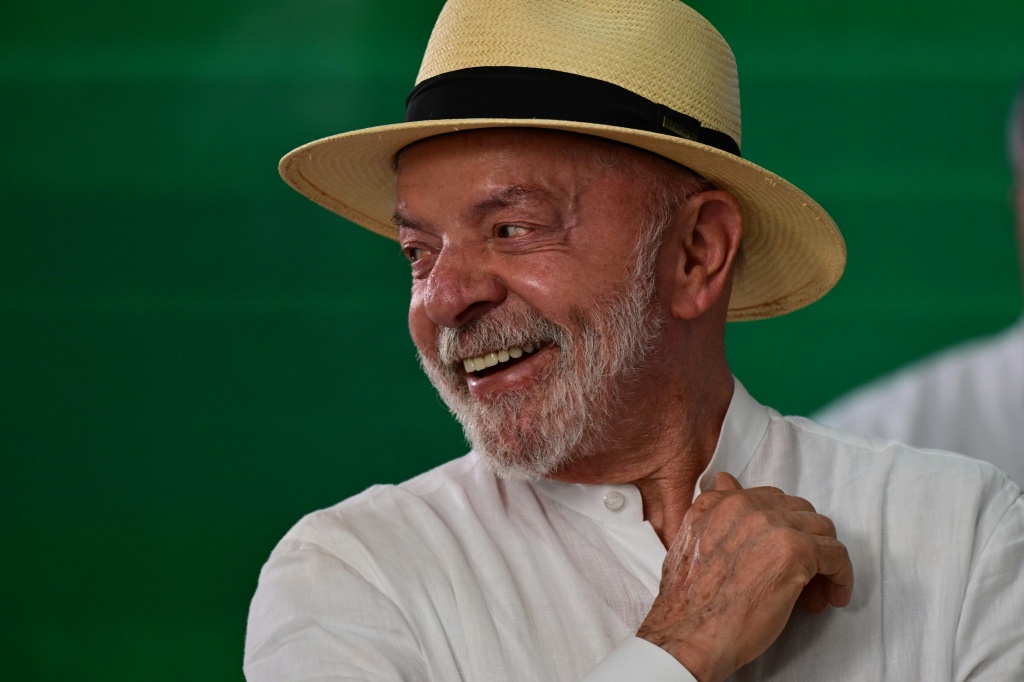 Lula, Brazil's political titan, races against time