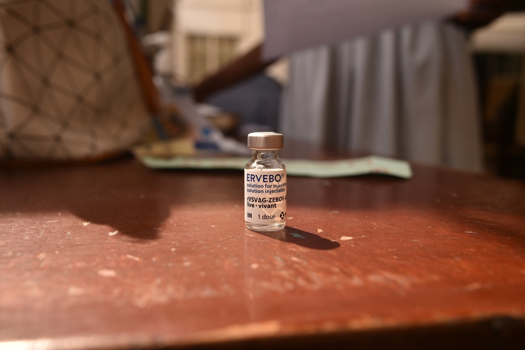 Ebola vaccine trial begins in DR Congo