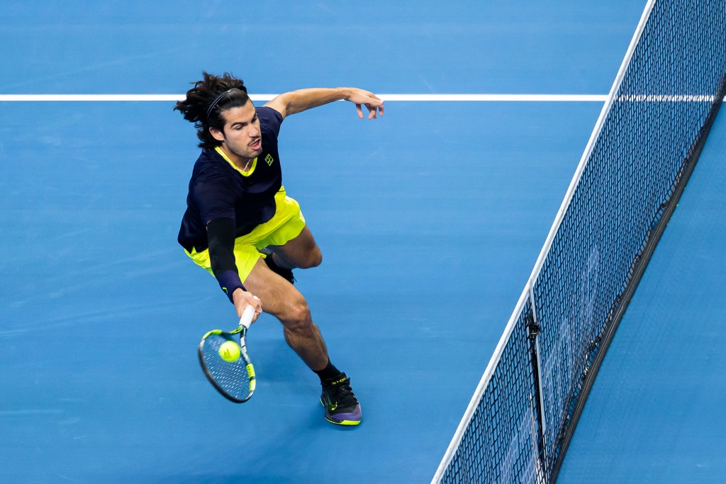 Alcaraz sees off Medvedev to reach Vienna Open final
