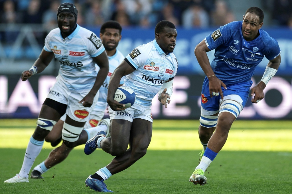 Travelling man Wade equals Prem try record