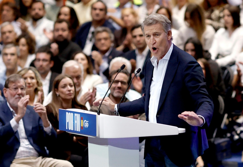 Mainstream opposition leader Alberto Nunez Feijoo held a campaign rally in Madrid — Oscar DEL POZO / AFP