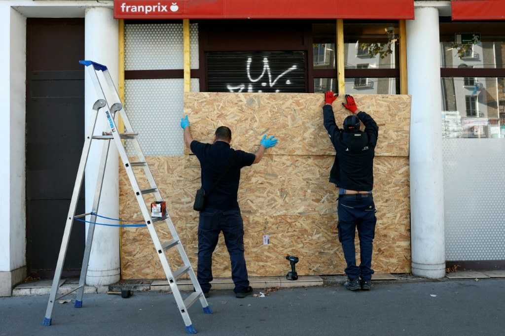 Alain Di Crescenzo, head of France's chamber of commerce, said business owners were worried about fresh street violence — Thomas SAMSON / AFP
