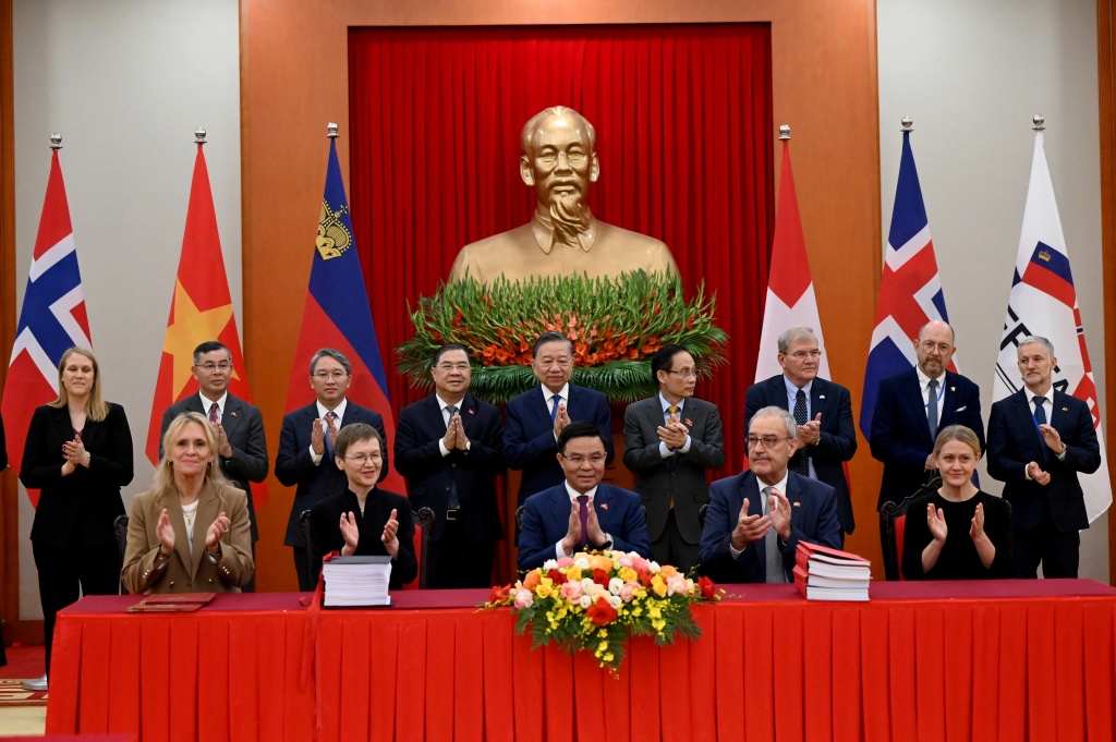 Vietnam signs free trade deal with four European nations
