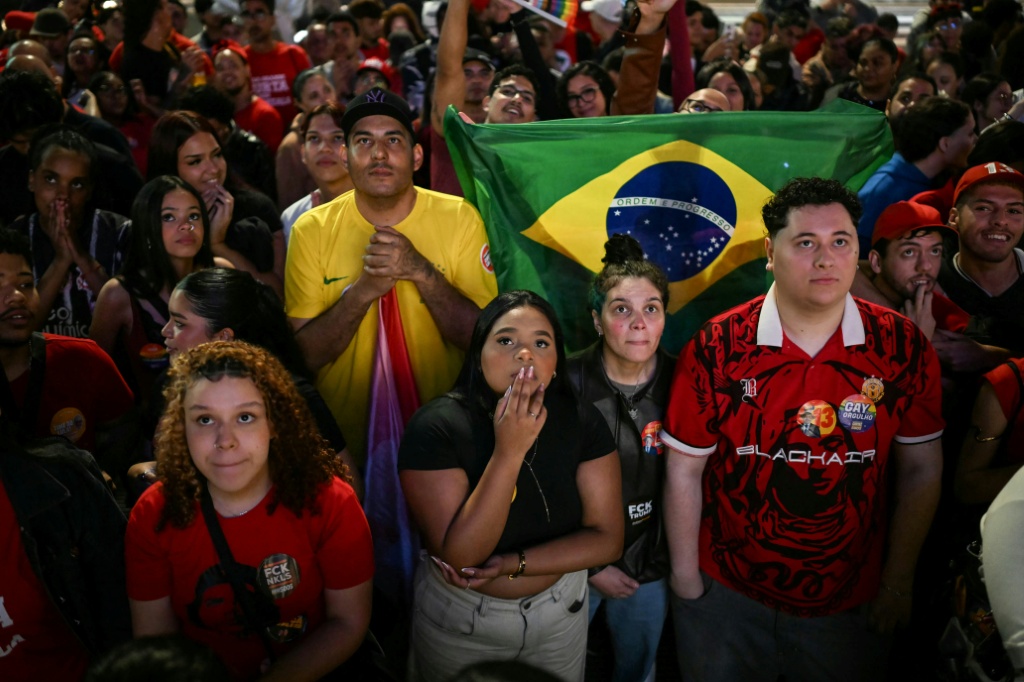 Fans of Brazil's Lula hope for comeback against Bolsonaro