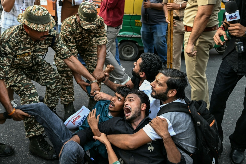 Opposition, journalists allege police abuses during India protests