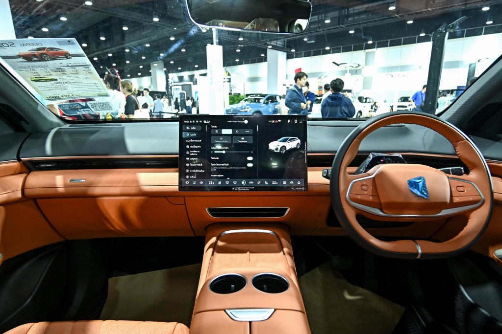 Did Chinese cars squeal on Norway's military?