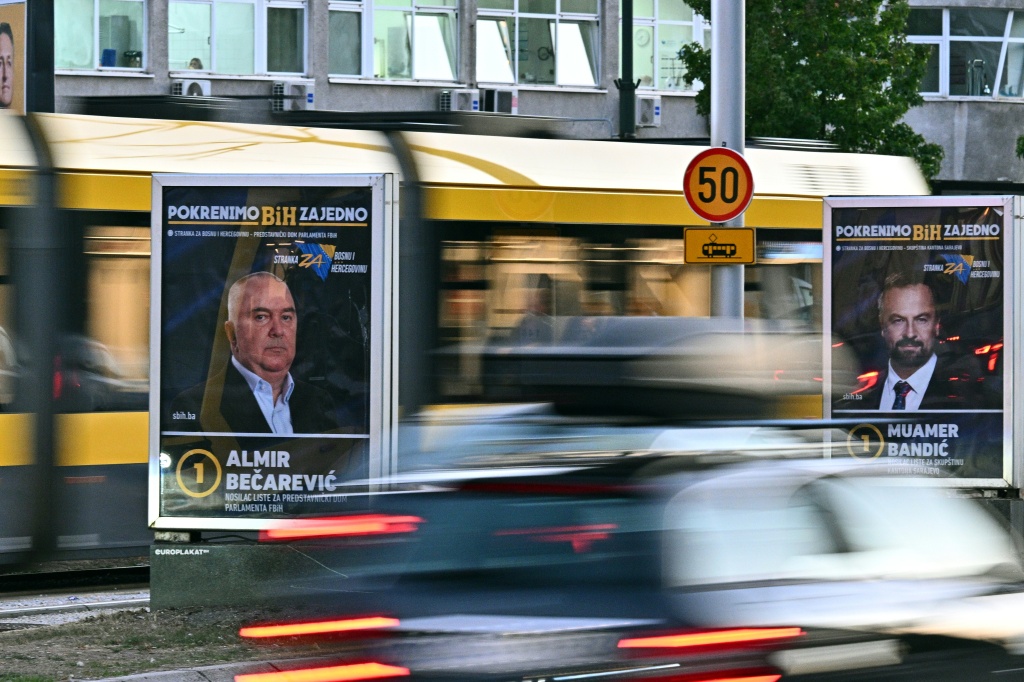 Bosnia votes with wartime divisions still dominating