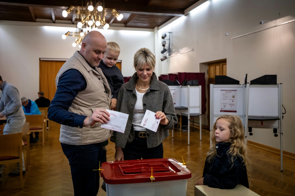Security remains central to political debate more than four years after Russia's invasion of Ukraine — Wojtek RADWANSKI / AFP