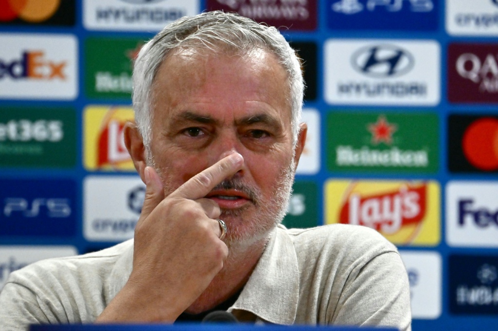 Real Madrid's Mourinho has 'trust' in referees despite complaints