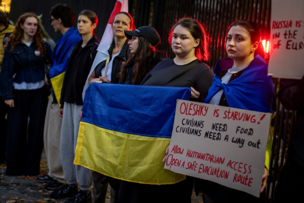 Former residents told AFP earlier this year that those remaining in Oleshky were starving and lacked medicine — Wojtek RADWANSKI / AFP