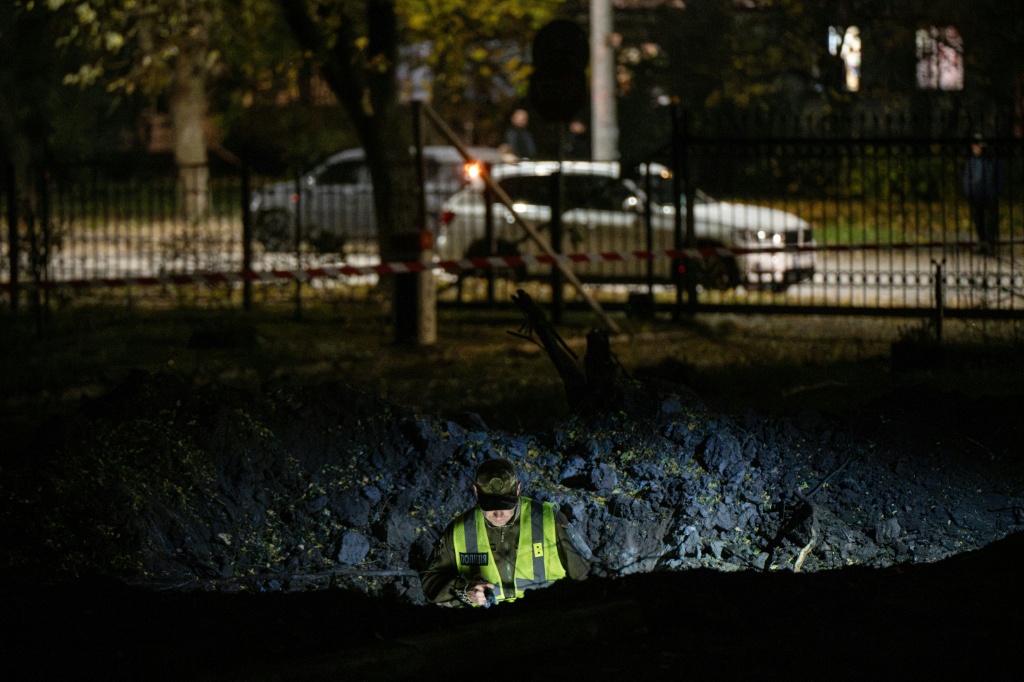 Russia struck Kyiv with missiles hours before a local truce in Oleshky — Genya SAVILOV / AFP