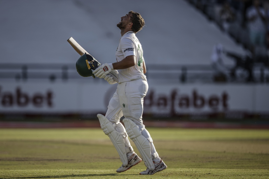 Rickelton, Mulder centuries lift South Africa's chances in Test decider