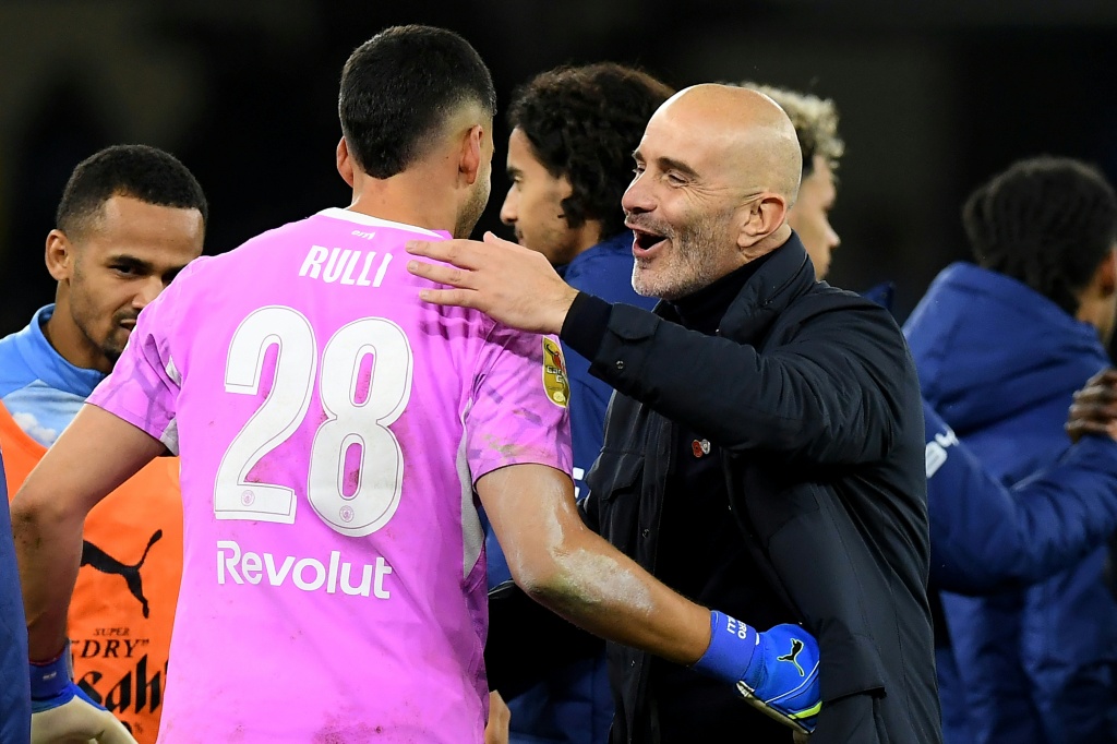 No penalty practice? No problem for Man City in shoot-out win
