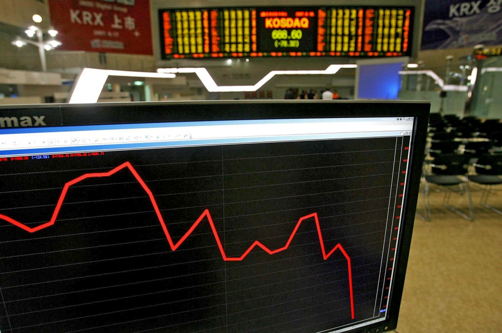 Asian stocks start week on back foot, tracking tech-led Wall St losses