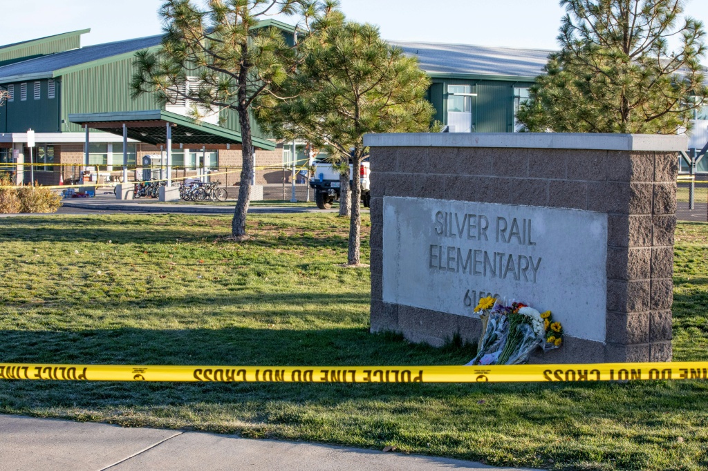 Bend grieves after mass shooting: 'Who would do this to little kids?'