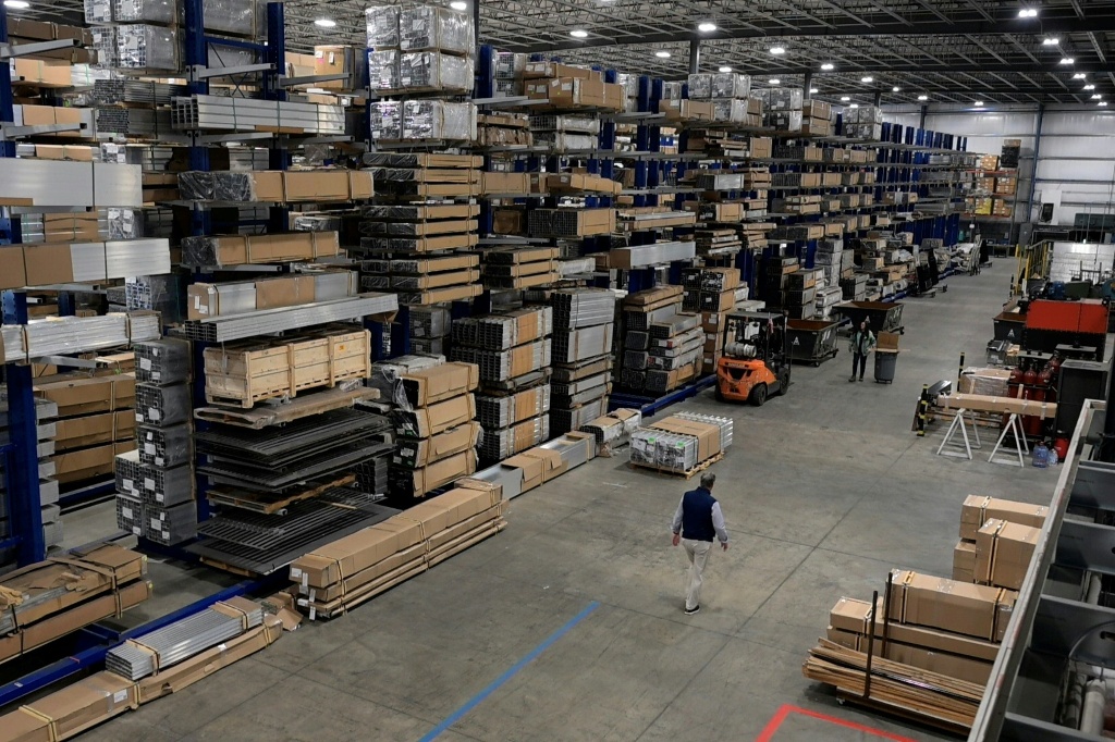 Trump's trade wars sting US manufacturers ahead of midterms