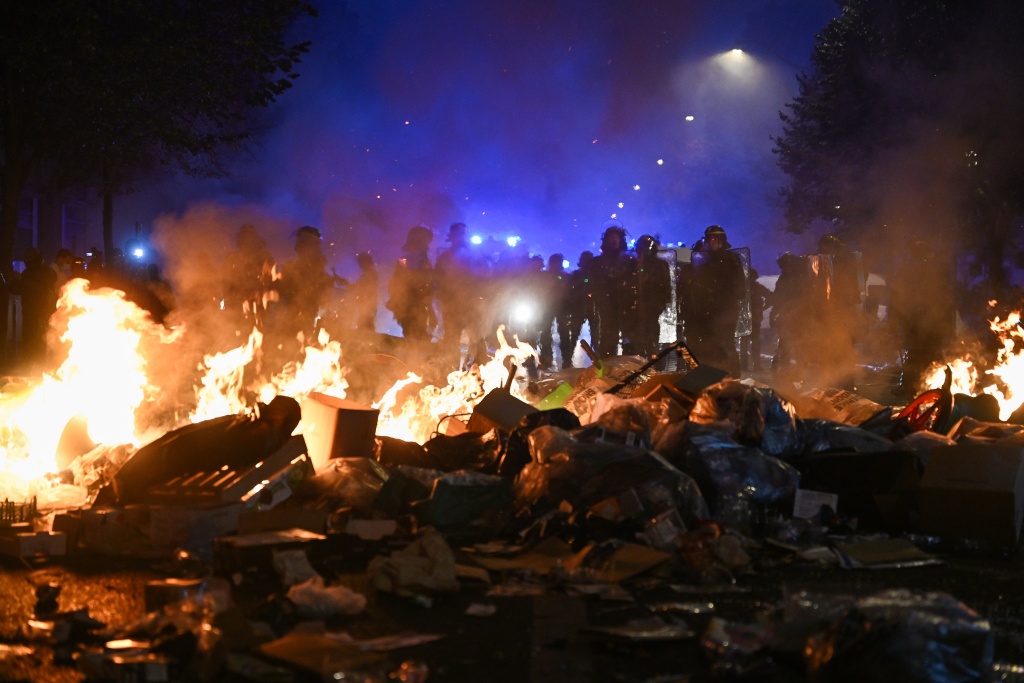French authorities seek to ban or curb fresh protests