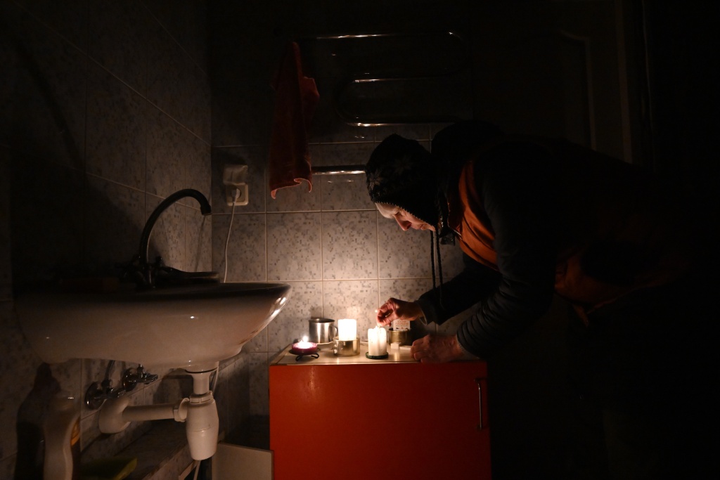 Many were left without heating and electricity last winter — Sergei GAPON / AFP