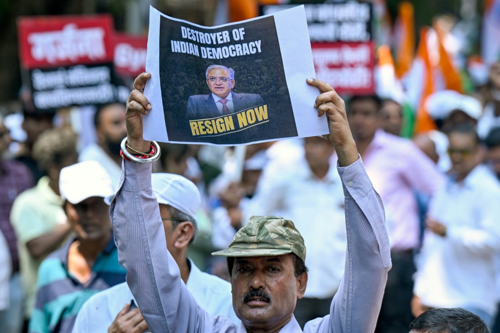 Many protesters expressed anger at India's chief election commissioner over alleged irregularities in a major voter rolls revision process — Punit PARANJPE / AFP