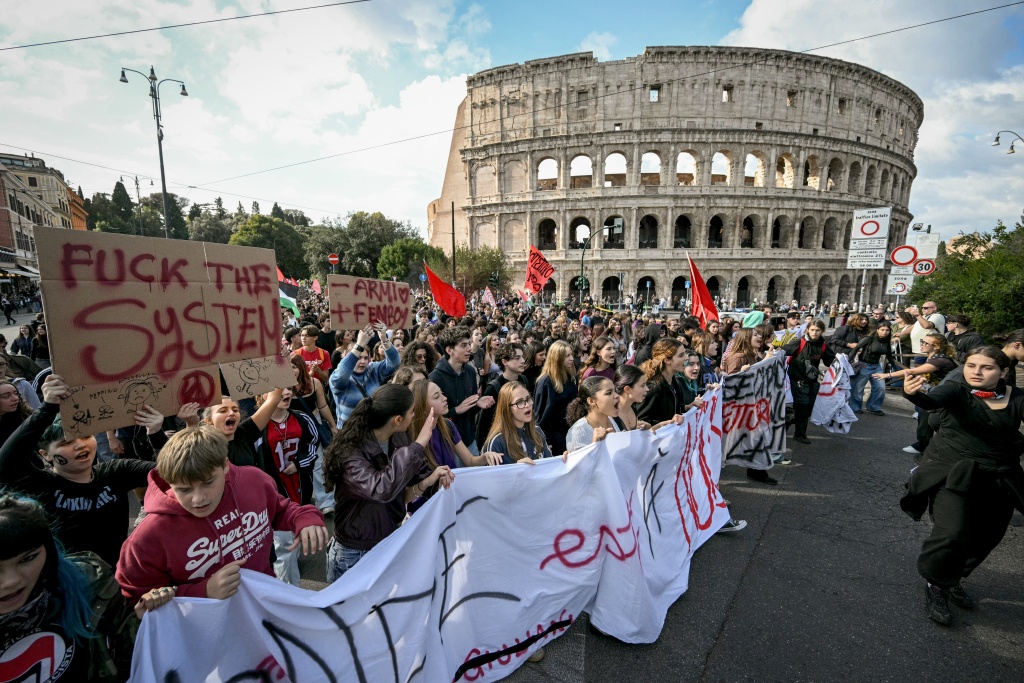 Italy inflation surges to 5.4% as economy stalls