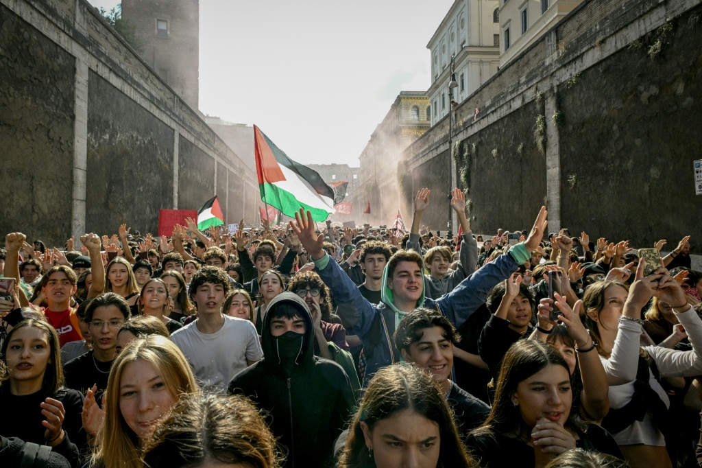 Police have deployed in large numbers to prevent outbreaks of violence like those earlier this month in Milan — Andreas SOLARO / AFP