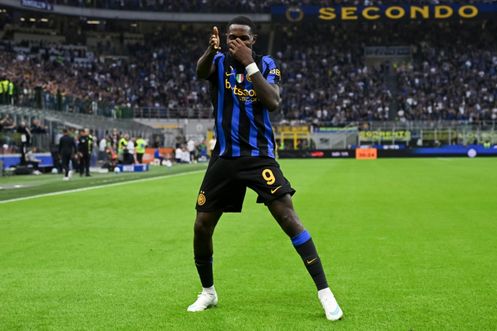 Inter Milan dominate Parma to go top of Serie A