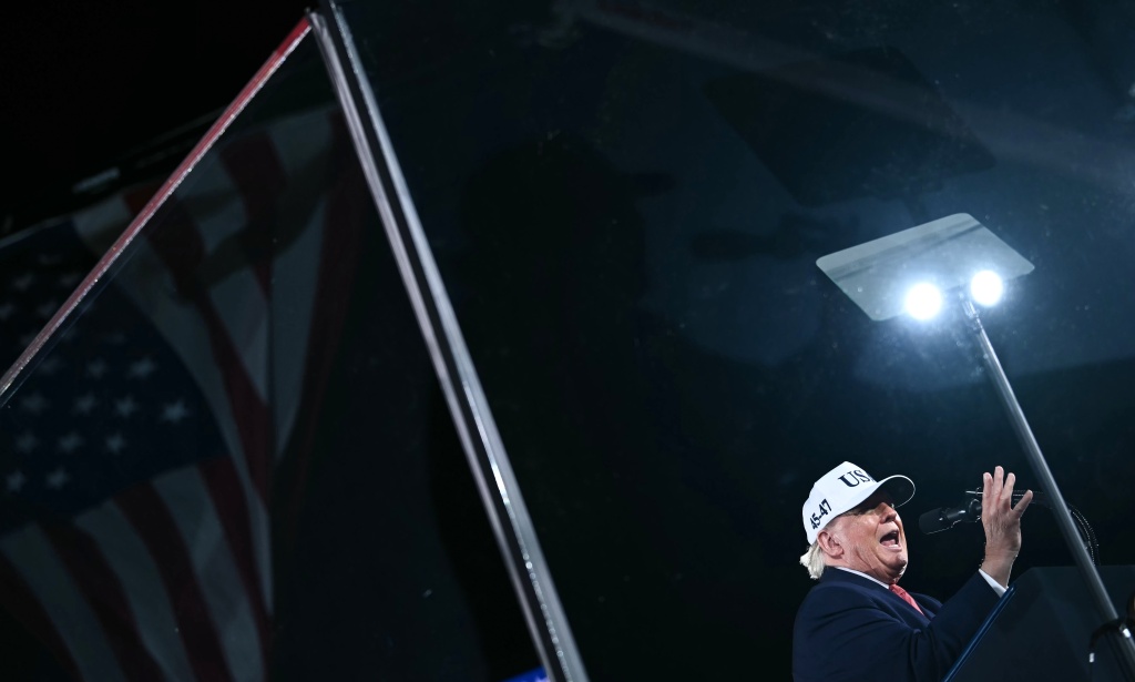 Experts say it is unlikely that other US politicians will be able to replicate the politics-as-entertainment style that President Donald Trump has brought to his campaign rallies — Kent NISHIMURA / AFP