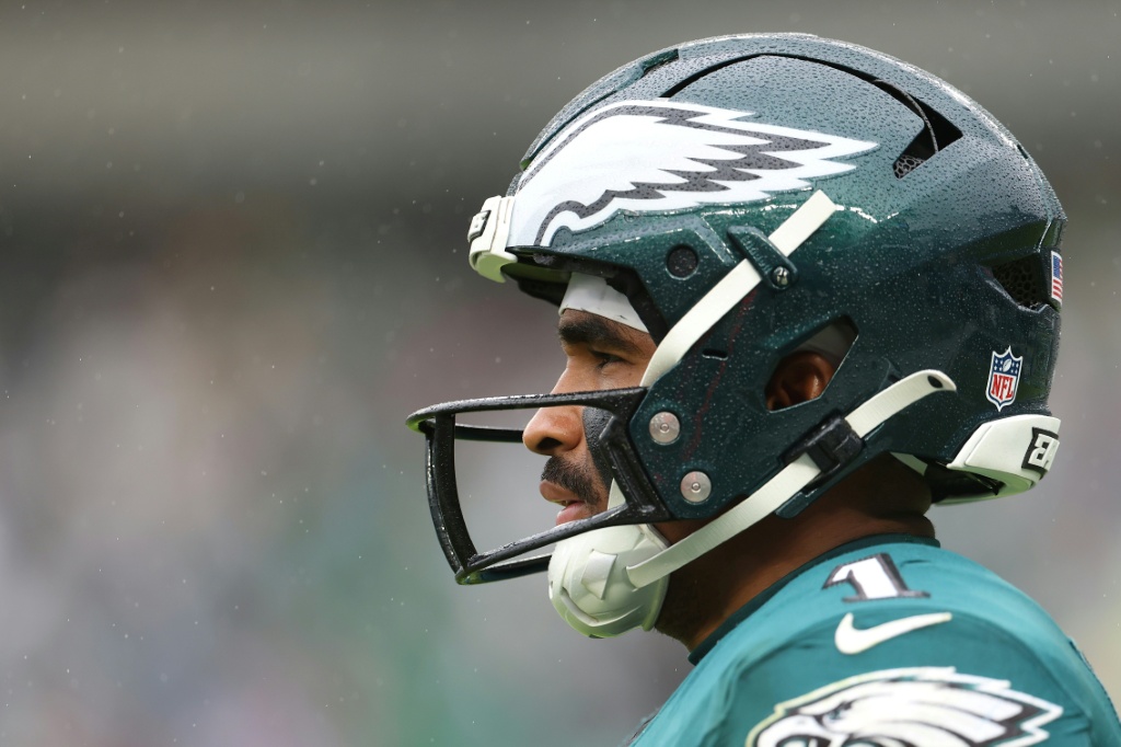 NFL players union wants probe into Hurts' medical care