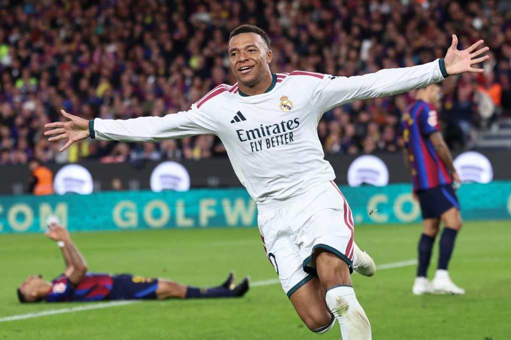 Real Madrid beat Barcelona in La Liga Clasico