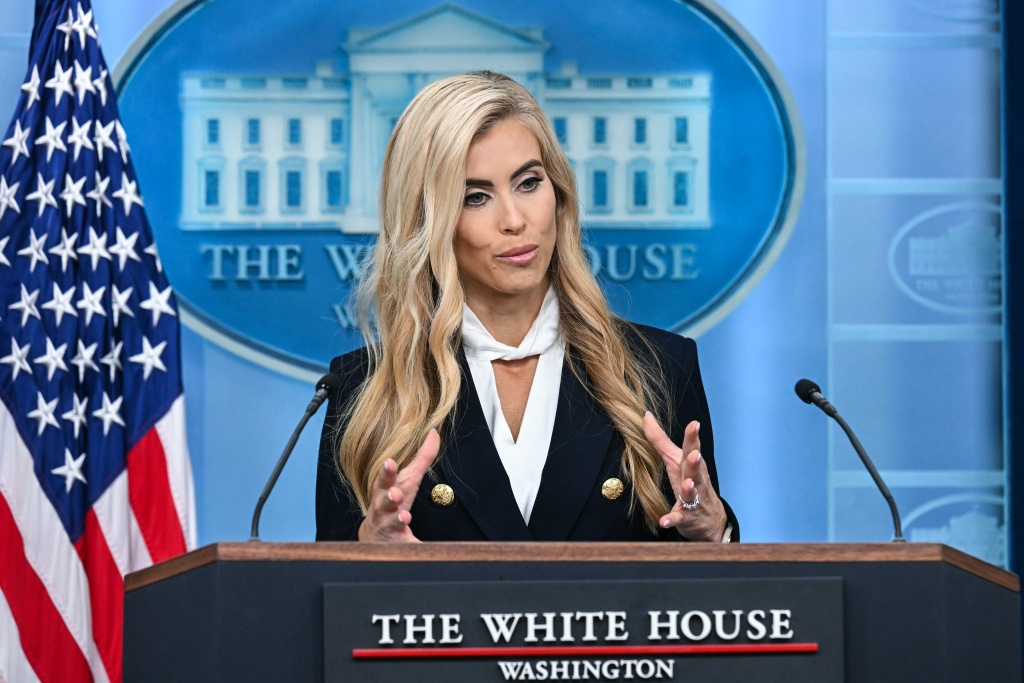 Trump's new press secretary defends 'lawyer' title