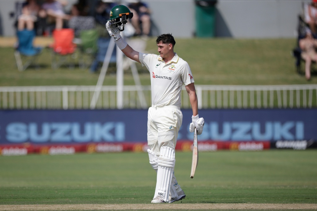 Brilliant Renshaw ton puts Australia in strong position