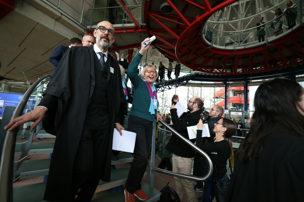 Climate hopes shift from politics to the courts