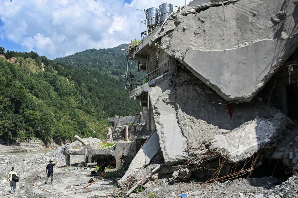 Nepal floods 'defining moment' for climate action: UN