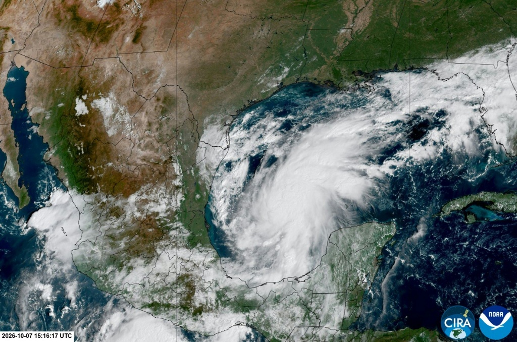 Hurricane Isaias strengthens en route to US Gulf Coast