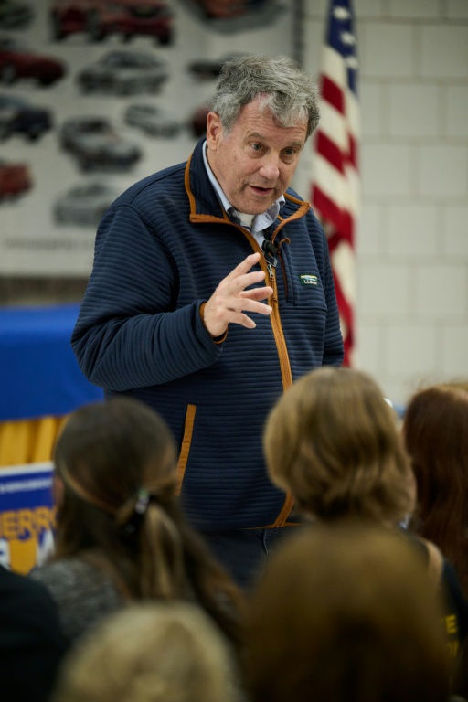 Ohio Senate candidate Sherrod Brown hopes to win voters back by speaking against the Iran war and data centers — DUSTIN FRANZ / AFP