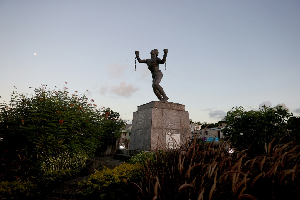 British 'heirs of slavery' back reparations