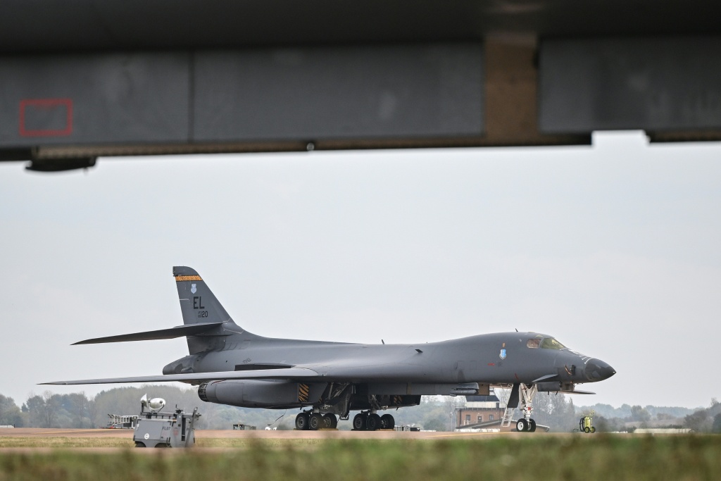 US withdraws all bomber aircraft from UK airbase