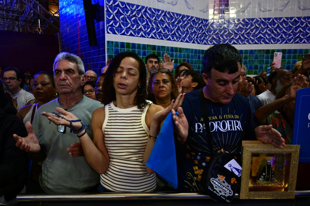 Brazil's patron saint reappears in polarized election campaign