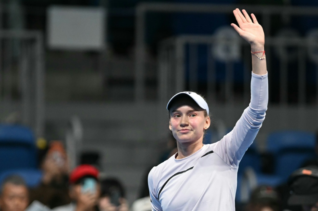 Rybakina secures year-end top rank with Tokyo win